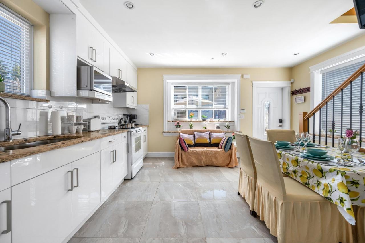 Three Bedrooms Brand New Laneway House Near Public Transit แวนคูเวอร์ ภายนอก รูปภาพ