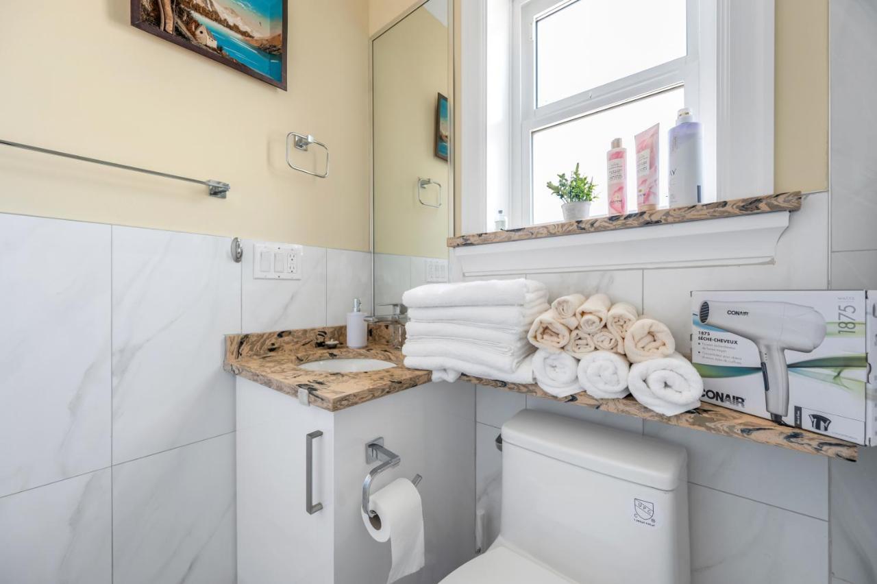 Three Bedrooms Brand New Laneway House Near Public Transit แวนคูเวอร์ ภายนอก รูปภาพ